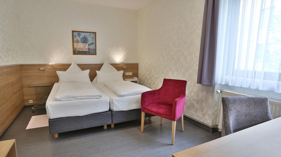 Bedroom 4, Hotel Am Bismarck, Mannheim