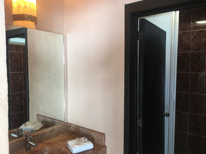 Bathroom 3, Casa Calli Hotel Restaurante and Spa, San Jerónimo Tecuanipan