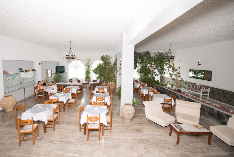 Food & Drinks 4, Porto Castello, South Aegean