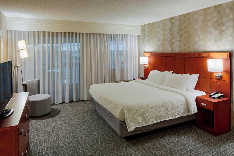 Bedroom 2, Courtyard by Marriott Columbus West, Franklin