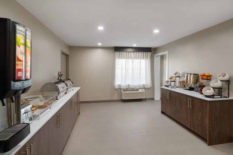 Food and beverages 4, Wingate By Wyndham Jackson, Madison