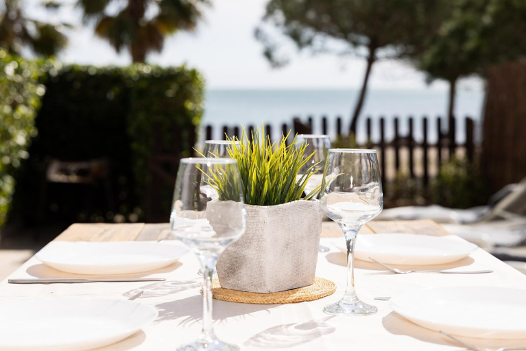 Food & Drinks, Baconer - Casa en l'Ampolla con jardin privado y acceso directo al mar - Deltavacaciones, Tarragona