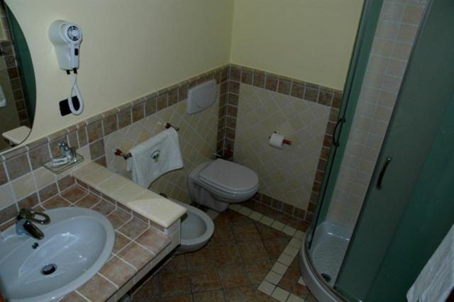 Bathroom 4, Santa Chiara Hotel Residence, Vibo Valentia