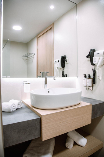 Bathroom 4, Hotel Coral, Sozopol