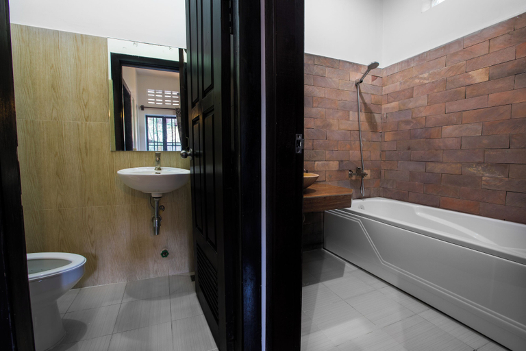 Bathroom 2, Angrut Villa, Siem Reap