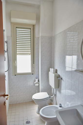 Bathroom 4, Hotel Caesar (Bed and Breakfast), Ravenna