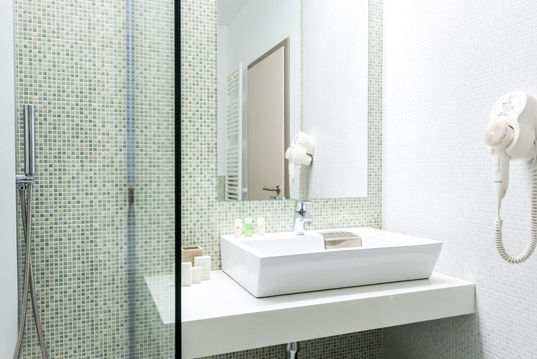 Bathroom 3, Hotel On Plonge Junior, Constanta