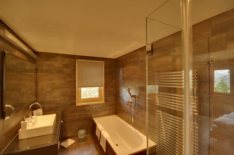 Bathroom 3, Schatzalp Snow & Mountain Resort, Prättigau/Davos