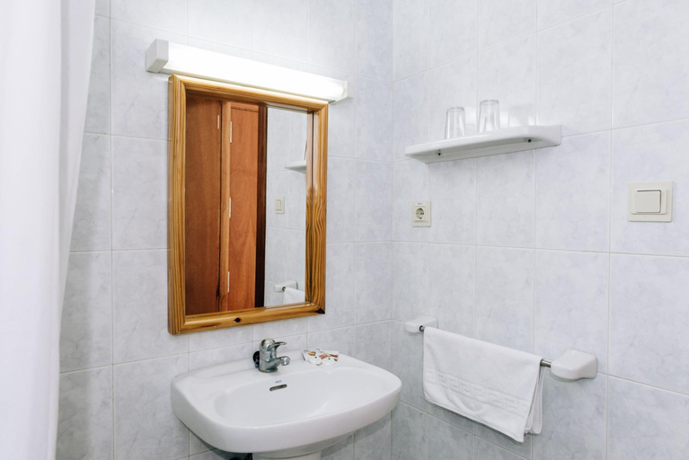 Bathroom 3, Hotel Teremar, Alicante