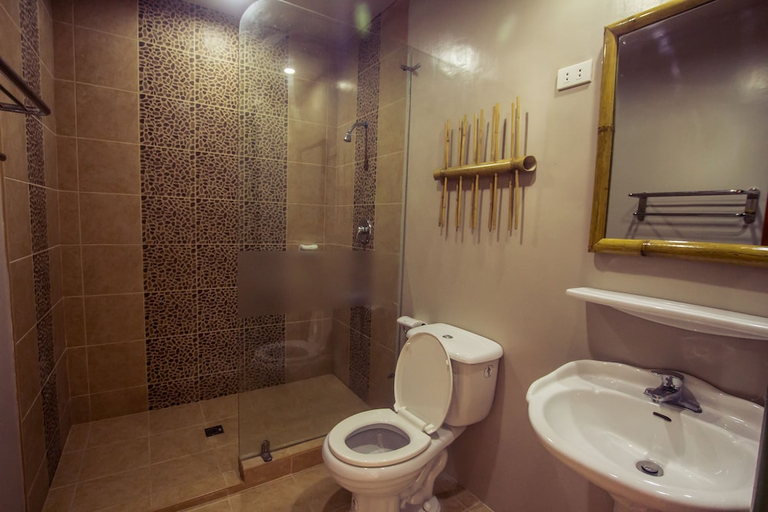 Bathroom 4, Oasis Resort and Spa, Malay