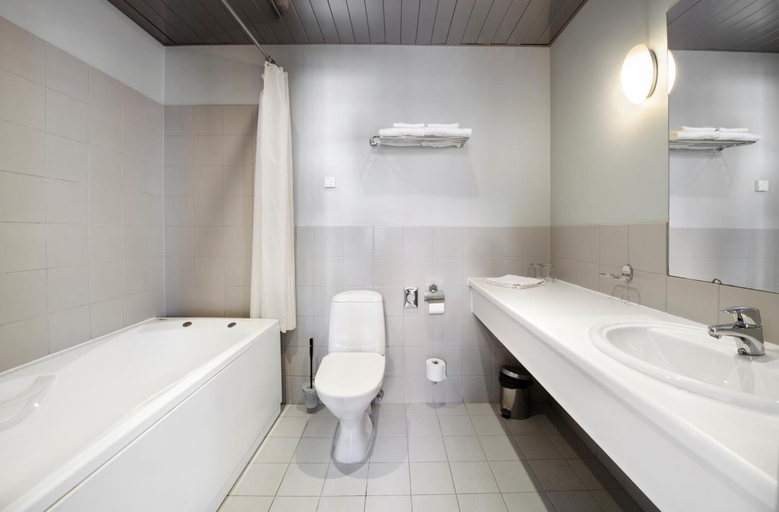 Bathroom 4, Hestia Hotel Barons, Tallinn