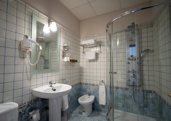 Bathroom 3, DON JUAN DE AUSTRIA, Cáceres
