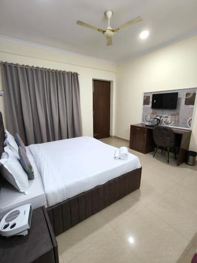 Room 4, Hotel Fortune Home Sector 72 Noida, Gautam Buddha Nagar