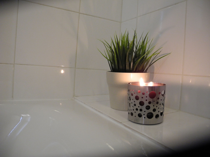 Bathroom 4, Villa Val Senart 1ere Avenue, Essonne