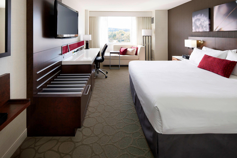 Bedroom 2, Delta Hotels by Marriott Fredericton, York