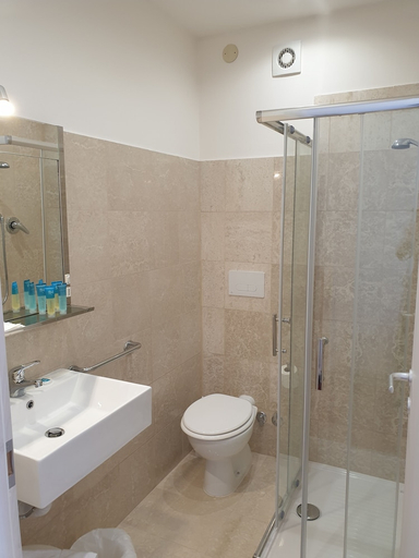 Bathroom 5, Hotel Morandi, Imperia