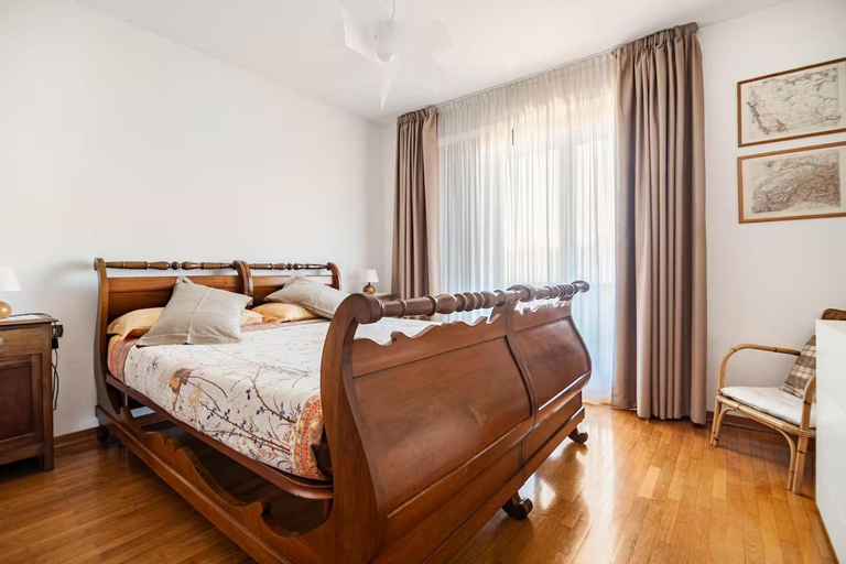 Bedroom 2, Summer Escape in Luino, Varese
