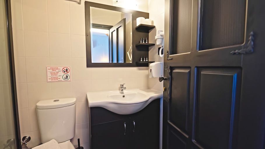 Bathroom 5, Yasemin Hotel, Fethiye