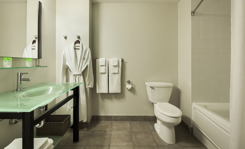 Bathroom 4, Imperia Hotel And Suites, Deux-Montagnes