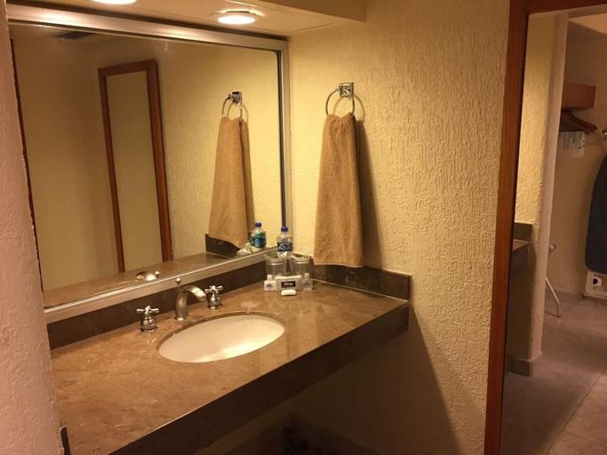 Bathroom 5, Hotel Jaragua, Boca del Río