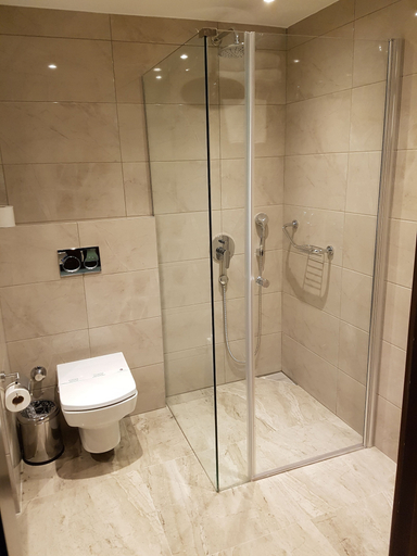 Bathroom 4, Karaca Otel, Konak