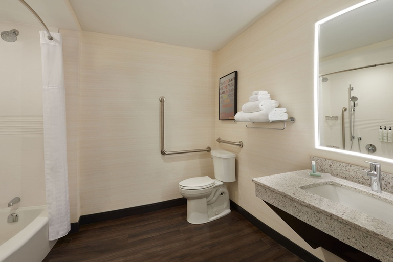 Bathroom 4, TownePlace Suites by Marriott Toronto Oakville, Halton