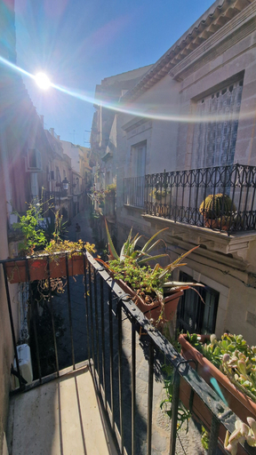 Property grounds 4, Casa Lureca, Syracuse