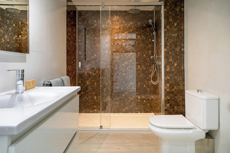 Bathroom 4, Innside by Melia Wave Calvia, Baleares