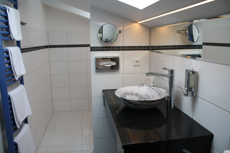 Bathroom 3, Apartment Hotel Kral, Erlangen