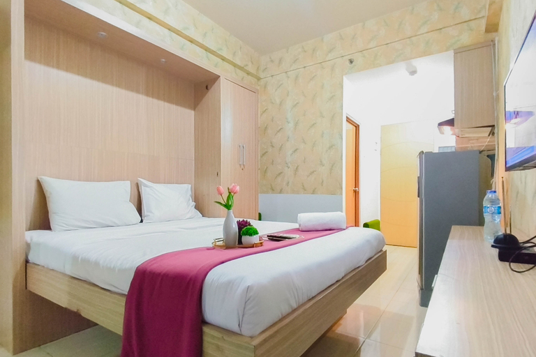 Bedroom 3, Studio Minimalist and Comfortable at Bale Hinggil Apartment By Travelio, Surabaya