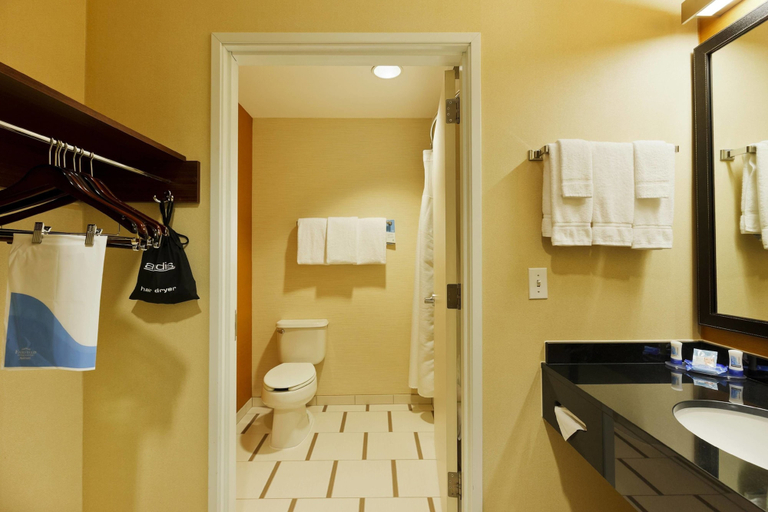 Bathroom 4, Fairfield Inn & Suites by Marriott Lake Oswego, Clackamas