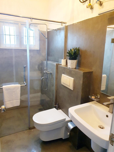 Bathroom 3, Mount Bay Hotel, Dehiwala-Mount Lavinia