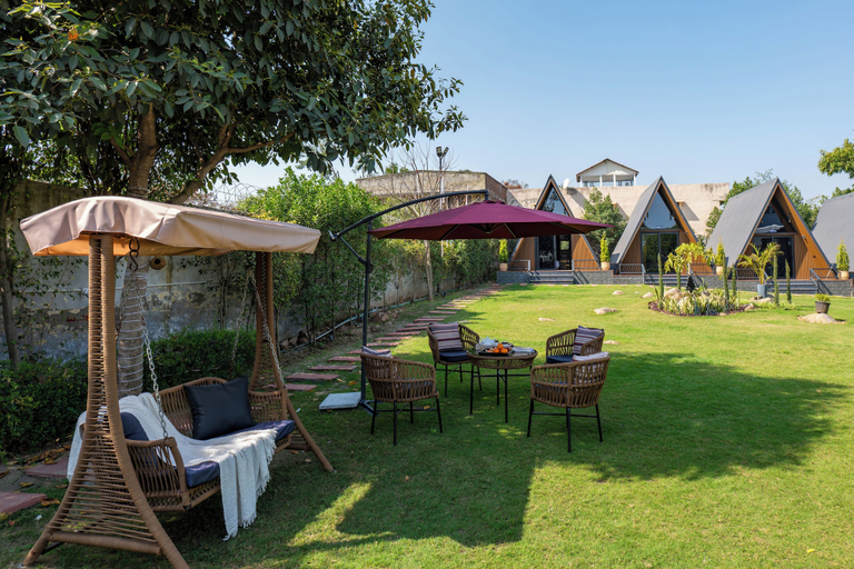Outdoor dining 4, Alaya Stays KV Ventures Fable Cottage, Faridabad
