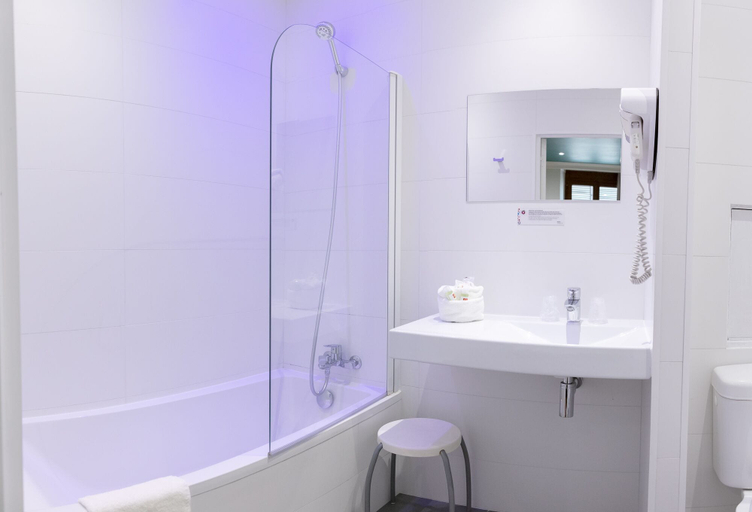 Bathroom 4, Grand Hôtel de la Gare Toulon – Boutique Hôtel, Var
