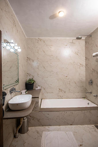 Bathroom 3, Heritage Bungalow, Srinagar