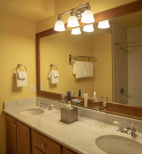 Bathroom 4, Raintree's Sandcastle, Whatcom