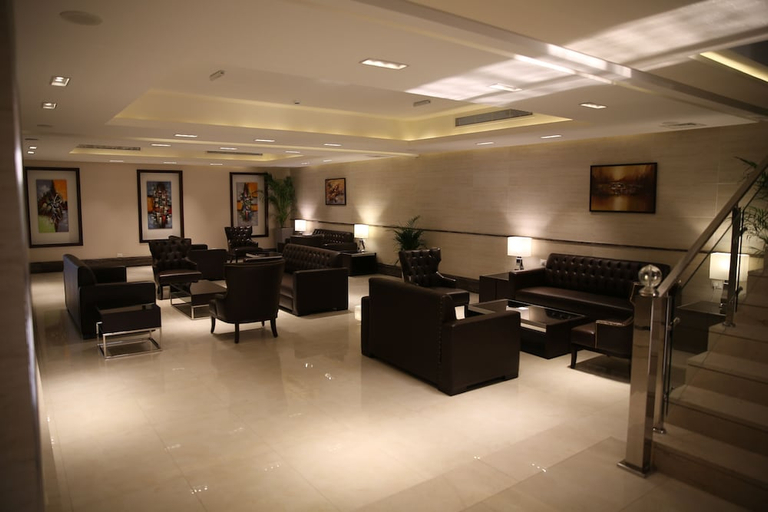 Others 4, Gloria Hotel, Salt