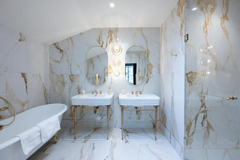 Bathroom 3, Château Optical Center, Charente