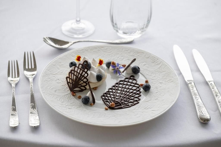 Food and drink 4, Château Optical Center, Charente