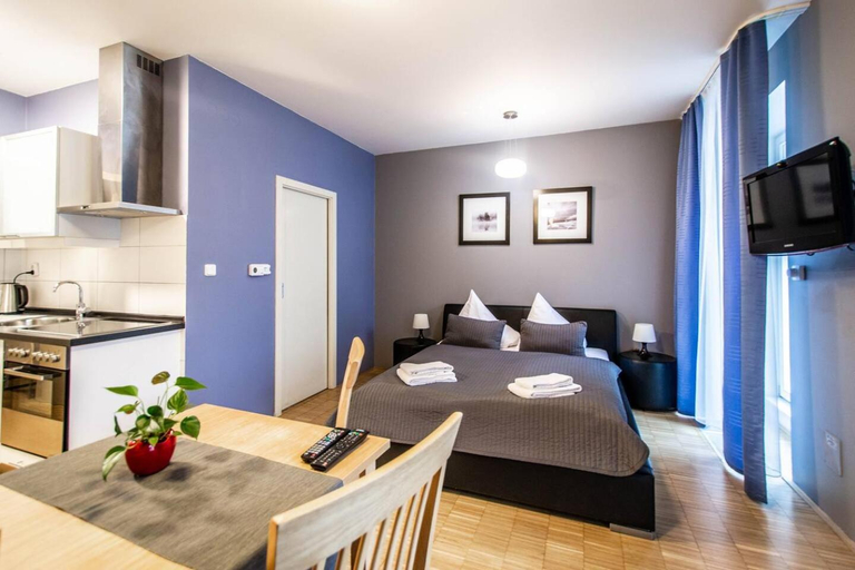 Bedroom 2, National Museum Apartments by Ruterra, Praha 1