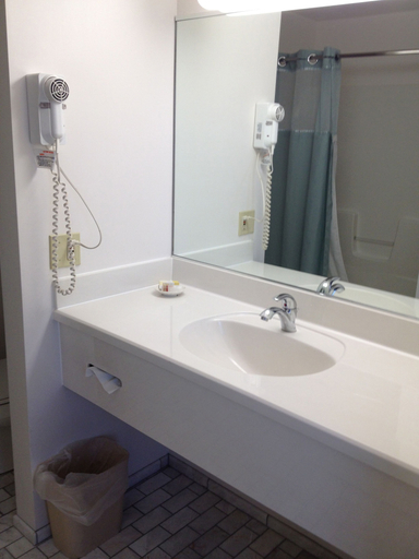 Bathroom 3, Parkside Inn Bridgeview, Emmet
