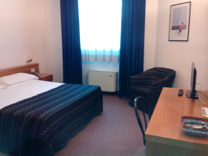 Bedroom 2, Hotel Niki, Lodi