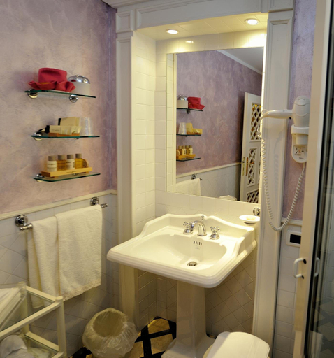 Bathroom 3, Hotel Porto Pirgos, Vibo Valentia