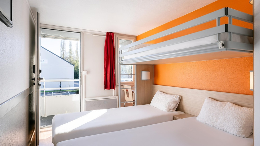 Bedroom 2, Hotel Premiere Classe Nantes Sud - Rez Aroport, Loire-Atlantique
