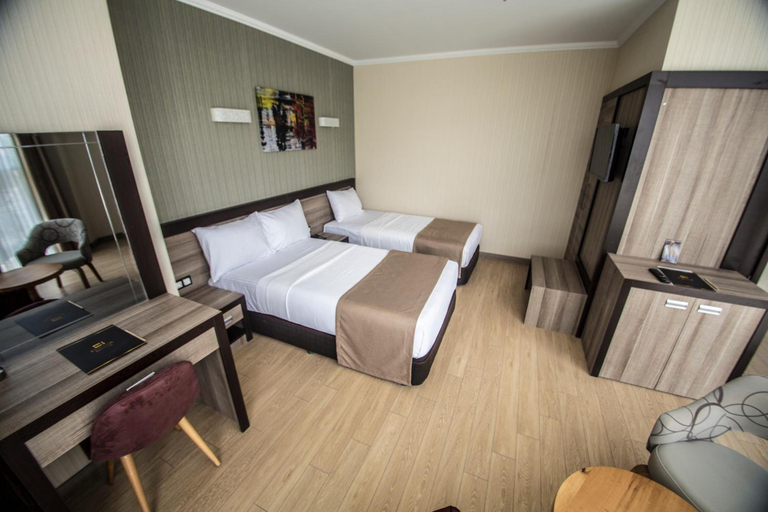 Bedroom 4, The Corner Hotel, Sincan