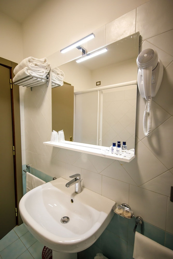 Bathroom 4, Hotel Lido, Perugia
