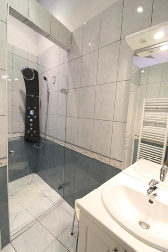 Bathroom 3, Gite Le Parigney, proche de la voie bleue, Vosges