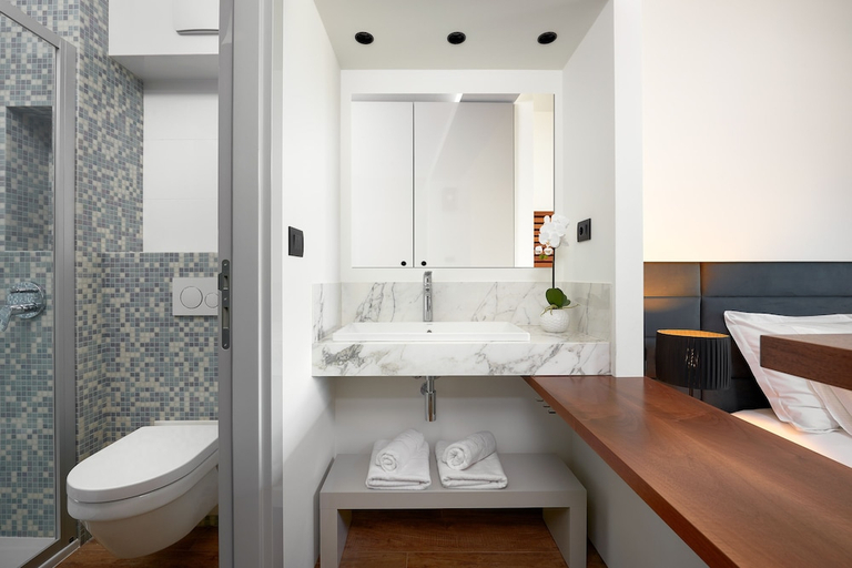 Bathroom 4, Hotel Ani, Makarska