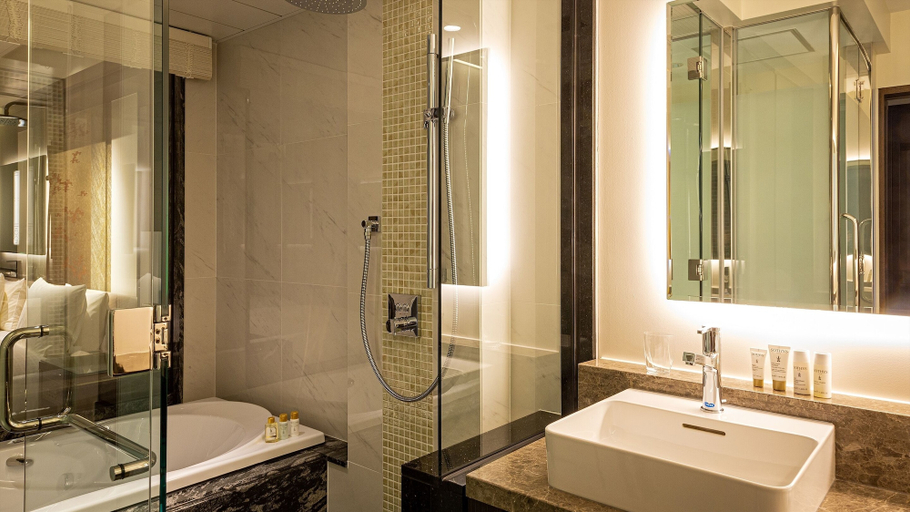 Bathroom 3, Okinawa Exes Naha, Naha