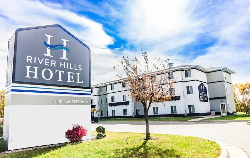 Exterior & Views, River Hills Hotel, Blue Earth